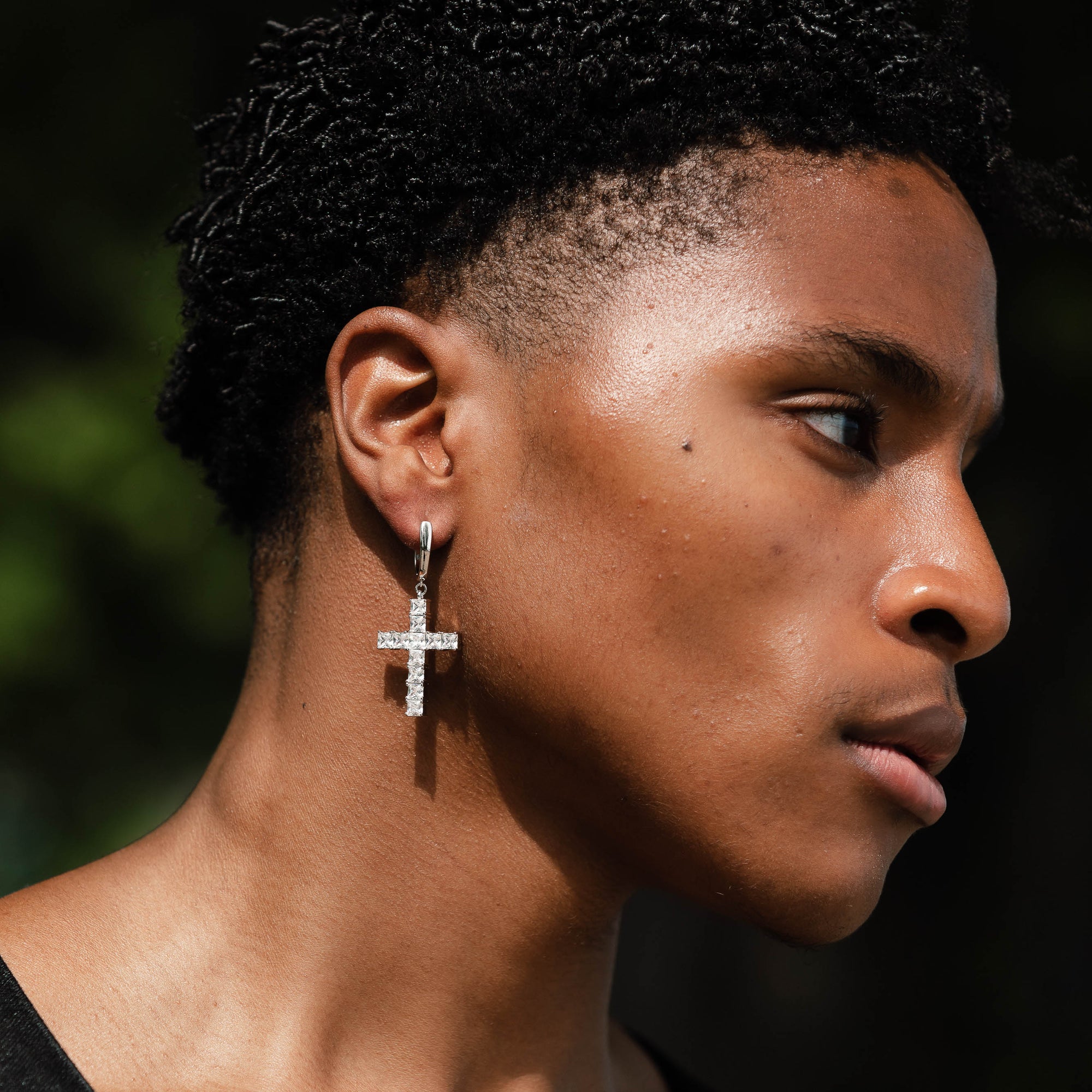 Diamond Earrings: A Guide To Buying Diamond Earrings For Men 2021