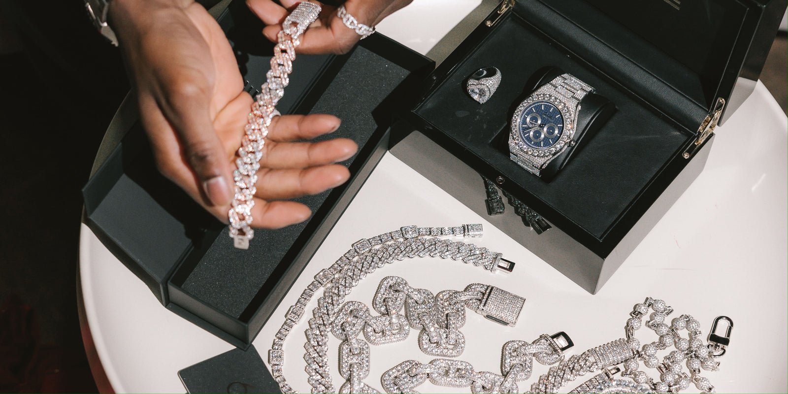 Curb Link vs Cuban Link: What’s The Difference?