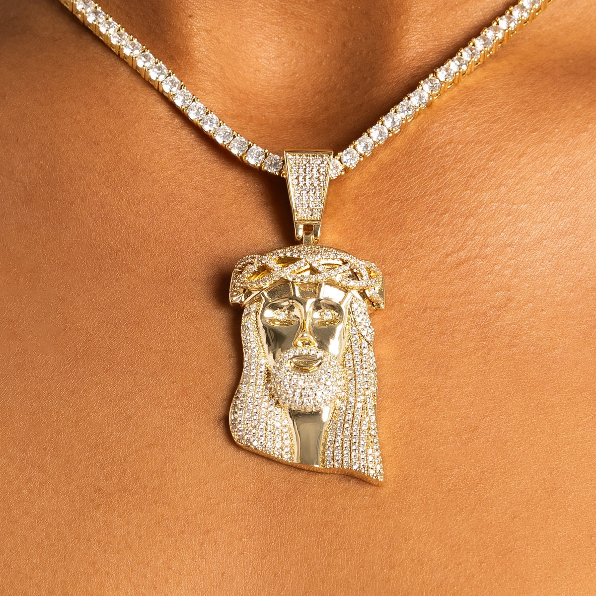 Jesus Pendant Gold