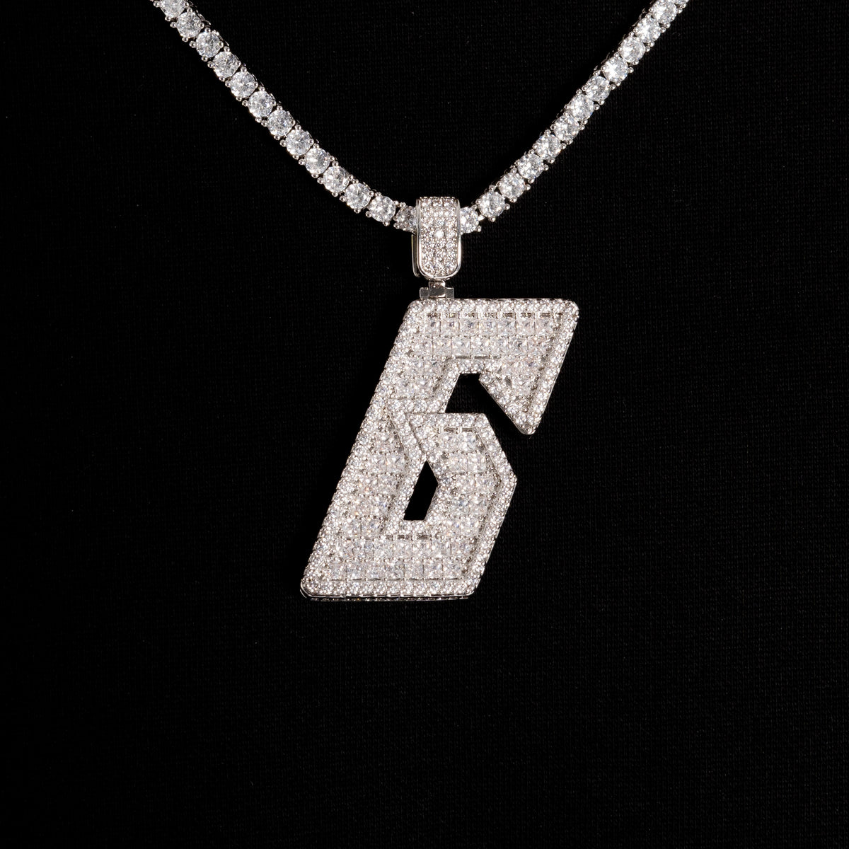 The 6 Pendant White Gold