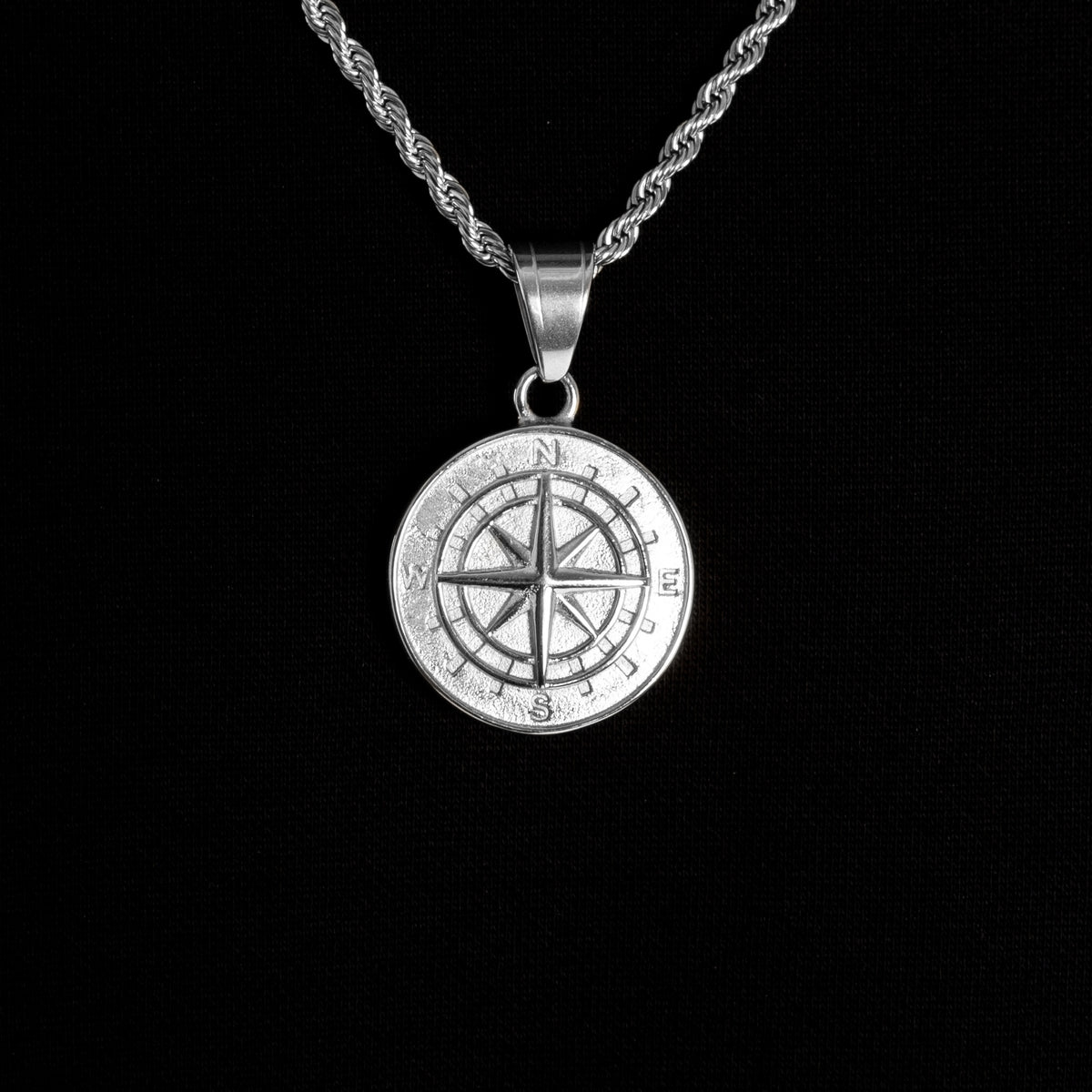 Compass Pendant White Gold