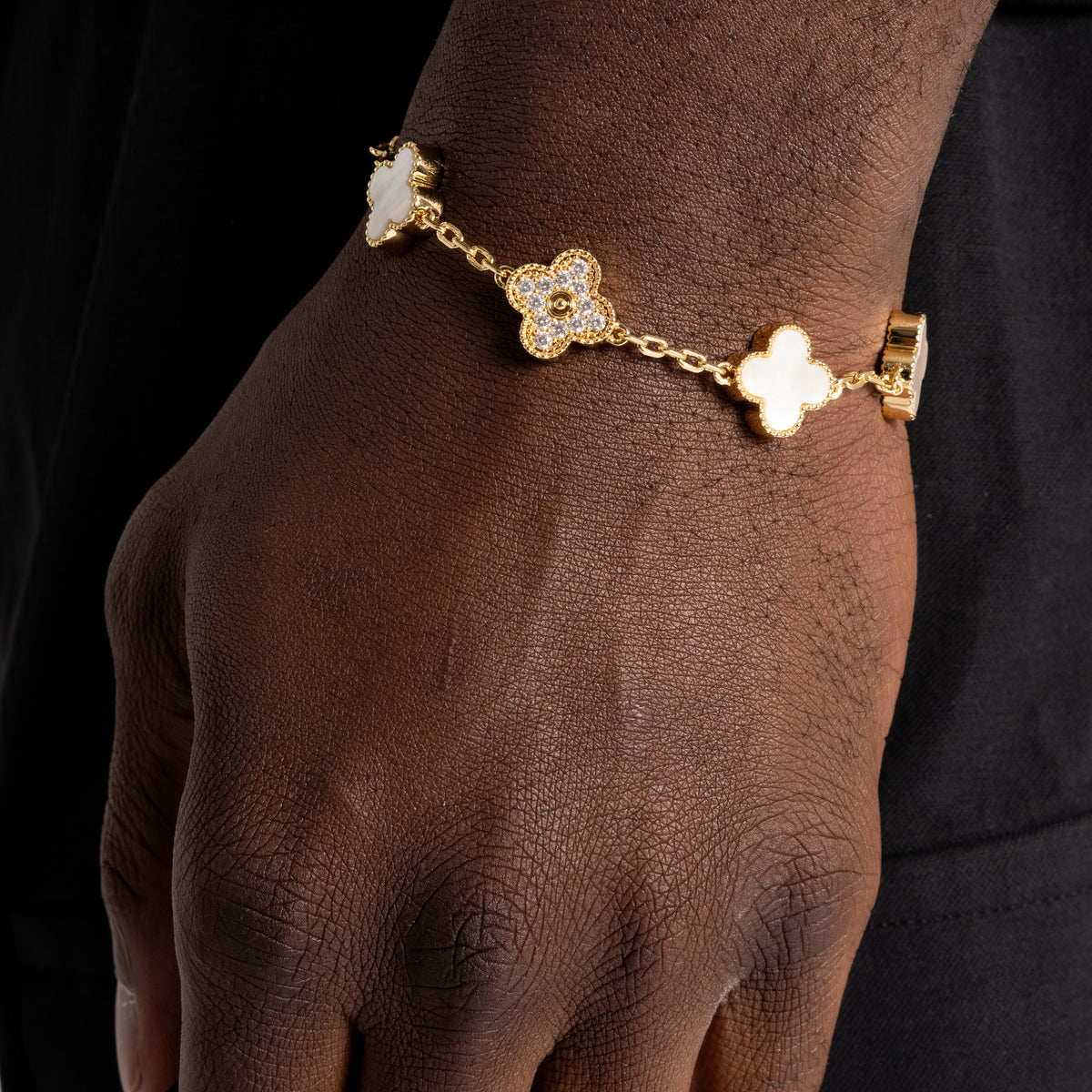 Mother of Pearl Iced Clover Bracelet 18k Gold