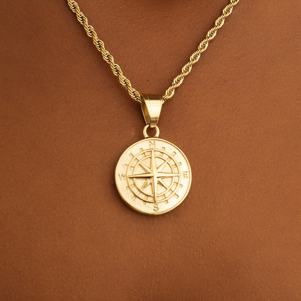 Compass Pendant 18k Gold