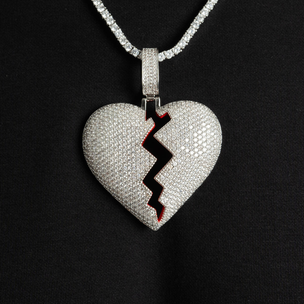 Broken Heart Pendant S925 Moissanite