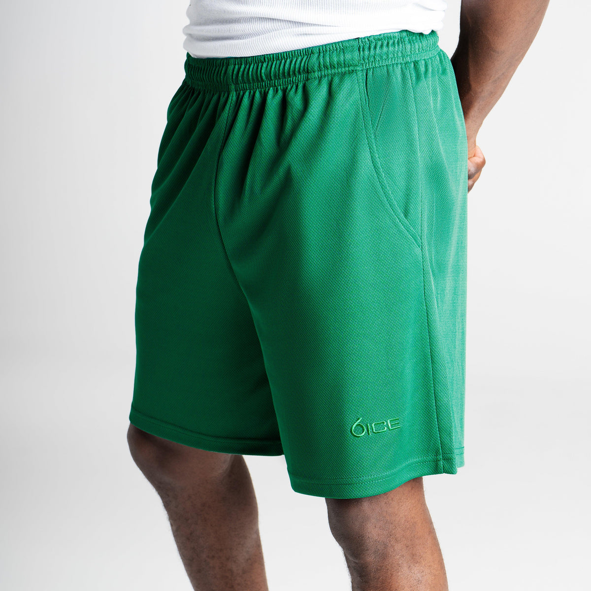 ESSENTIAL GREEN SHORT