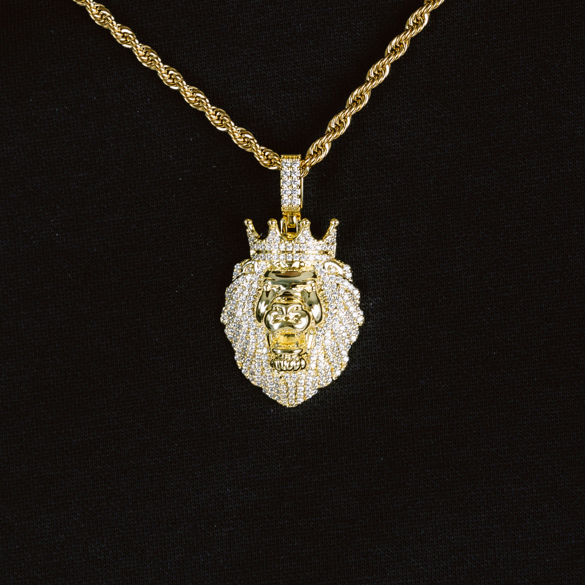 Diamond Lion Pendant 18k Gold
