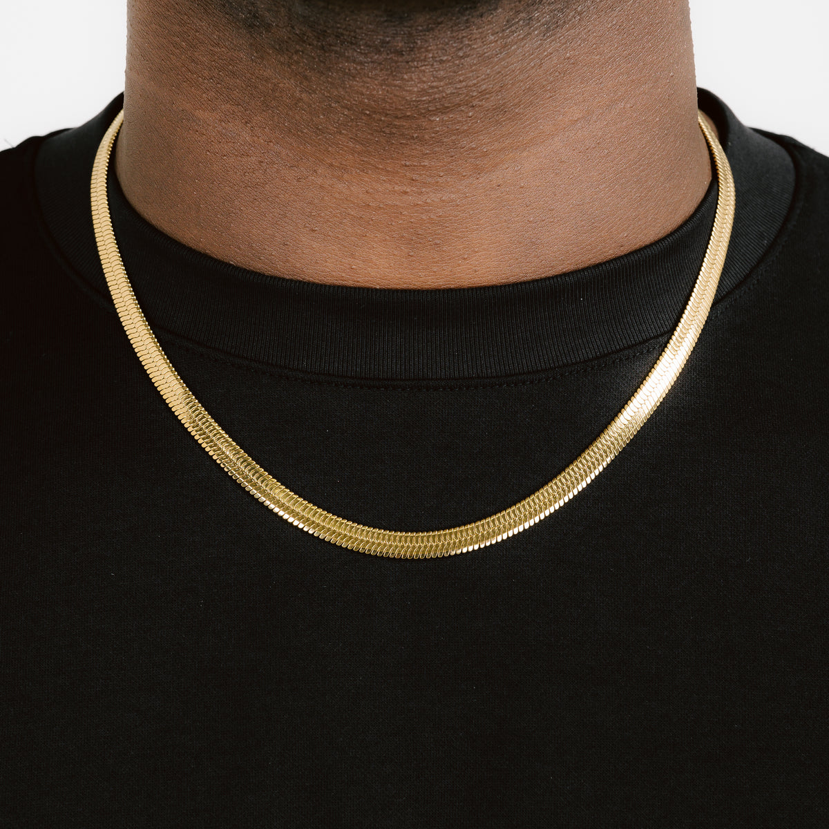 14k Yellow Gold 2.5mm Oval Herringbone Chain Necklace 18 Inches | Sarraf.com