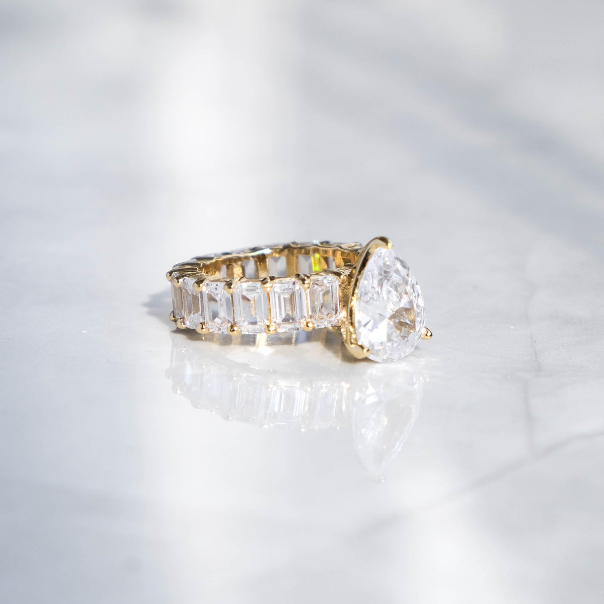 Pear Cut Ring Gold