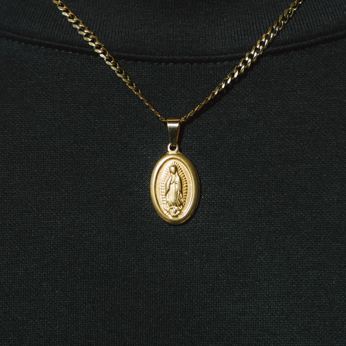 Mini Virgin Mary Pendant 18k Gold