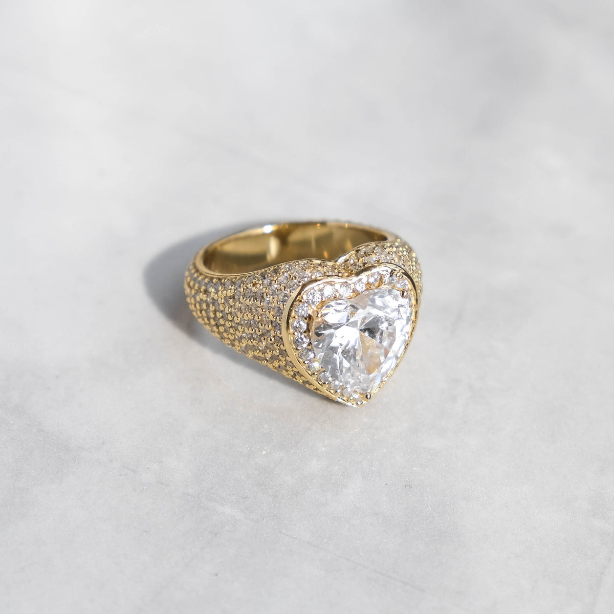 Clustered Heart Ring 18k Gold - 6IX ICE