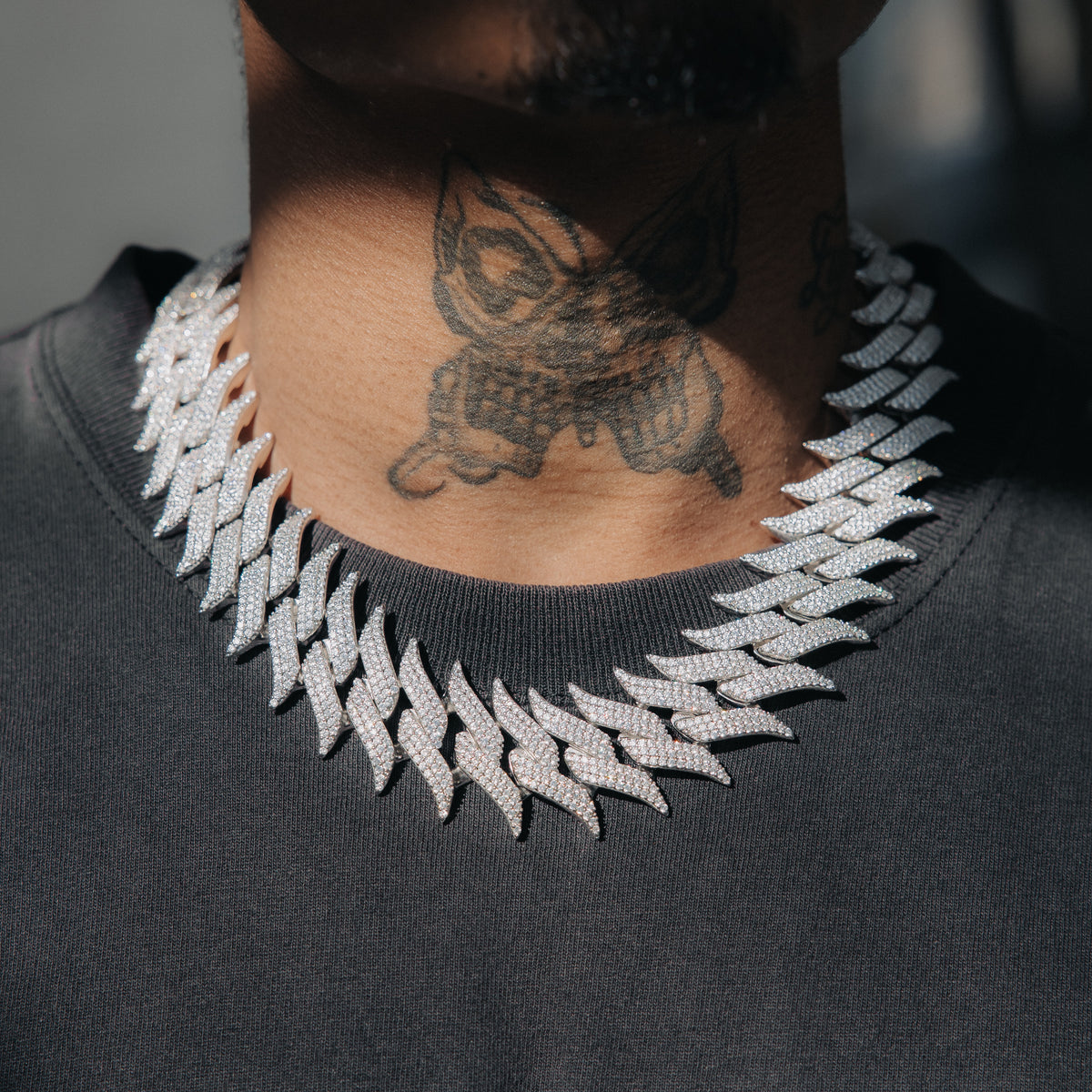 30mm Spiked Cuban Chain White Gold